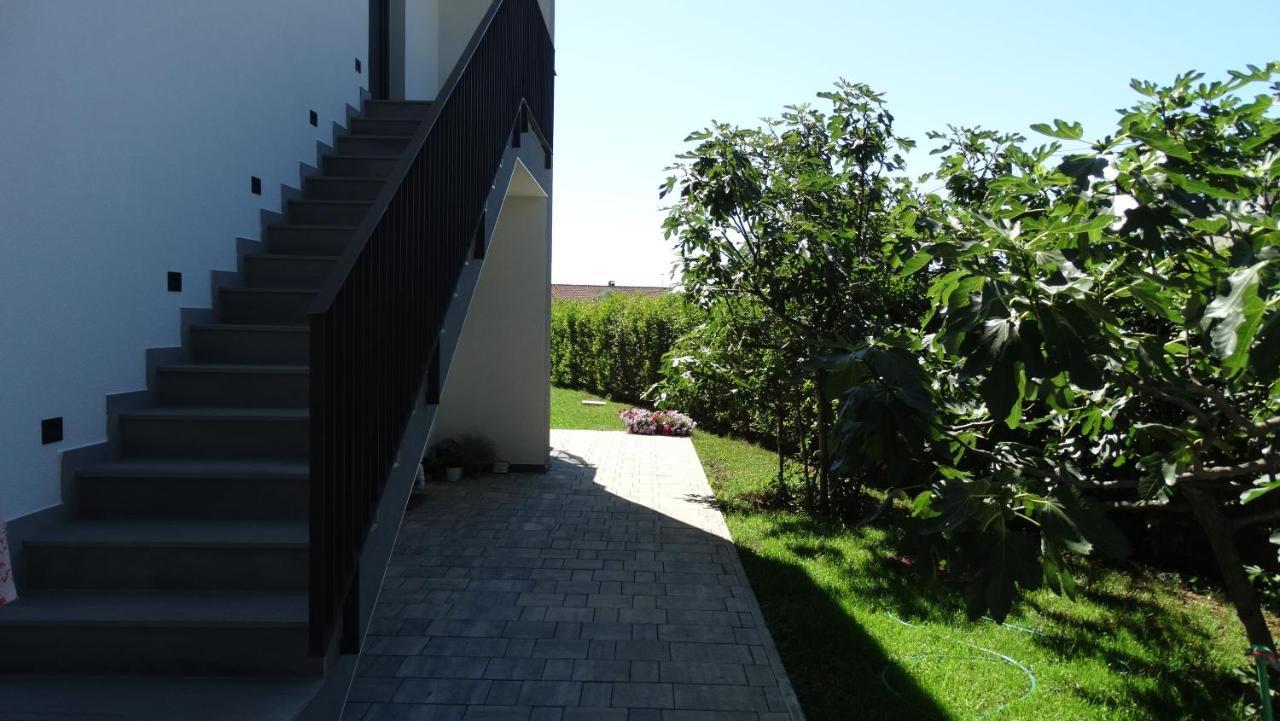 Papillon I Dolce Vita Tar-Vabriga Εξωτερικό φωτογραφία